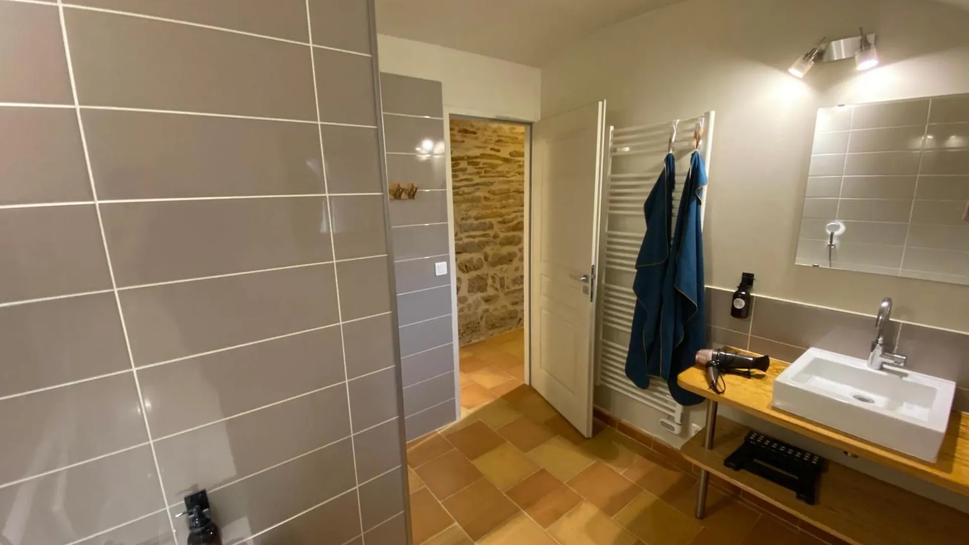 Gasthof Les Caselles, Gite Et Maison D'Hotes Saint-Beauzely