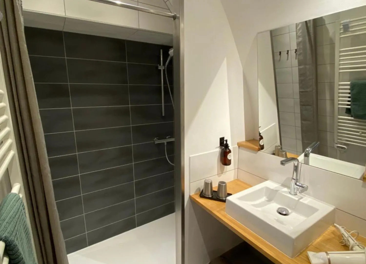 Les Caselles, Gite Et Chambre D'Hotes Saint-Beauzely 4*,  Fransa