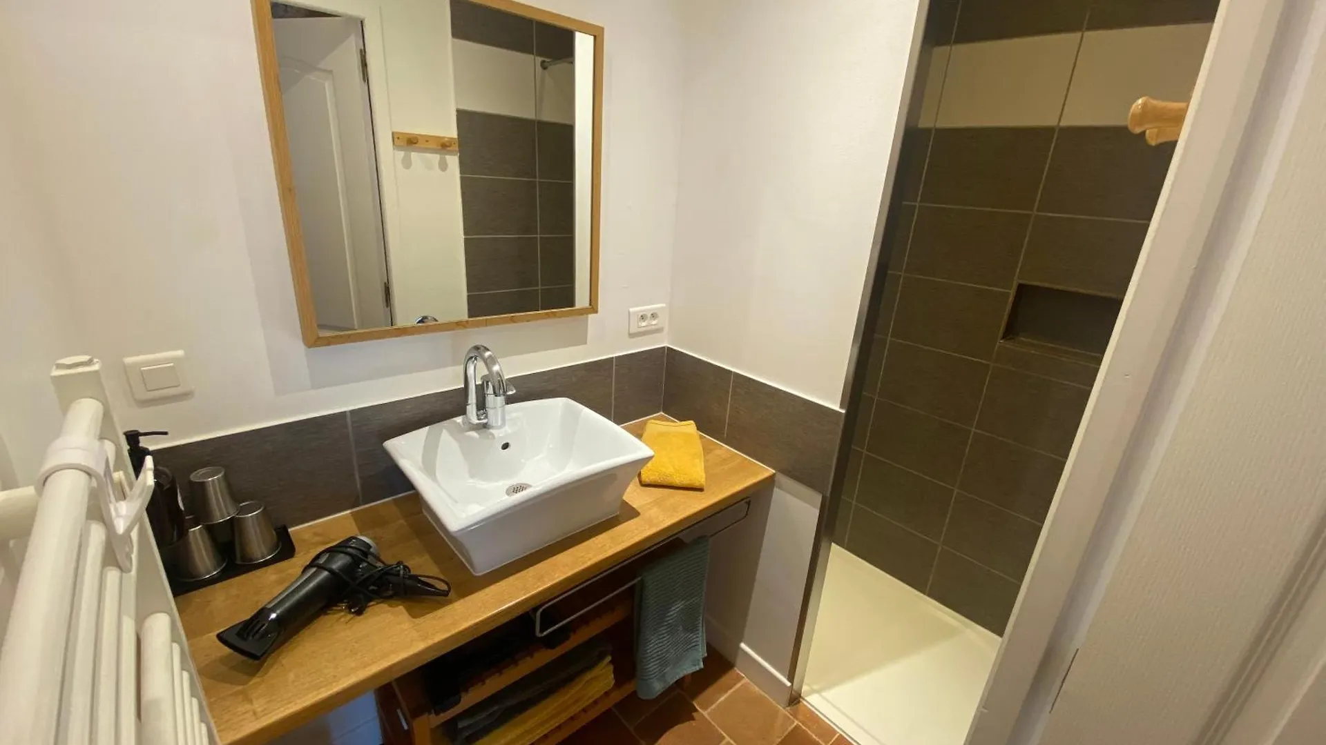 Les Caselles, Gite Et Chambre D'Hotes Saint-Beauzely Konukevi